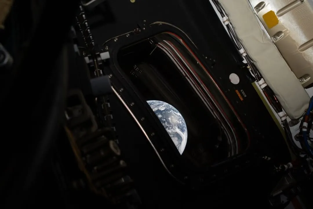 Cápsula Orion retorna hoje à Terra, em chamas, e com escudo à prova