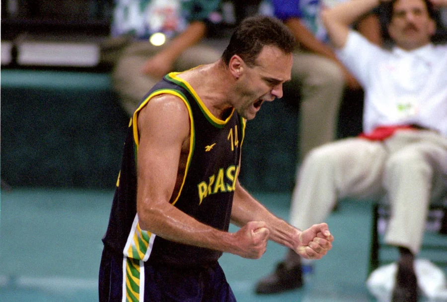 Morre Oscar Schmidt, lenda do basquete, aos 68 anos de idade