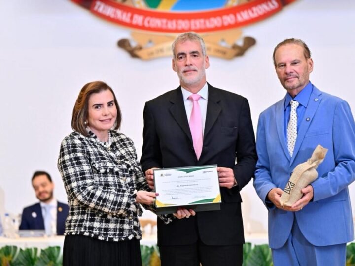 “Democracia sem controle não é democracia”, diz ministro do STJ em seminário no TCE-AM